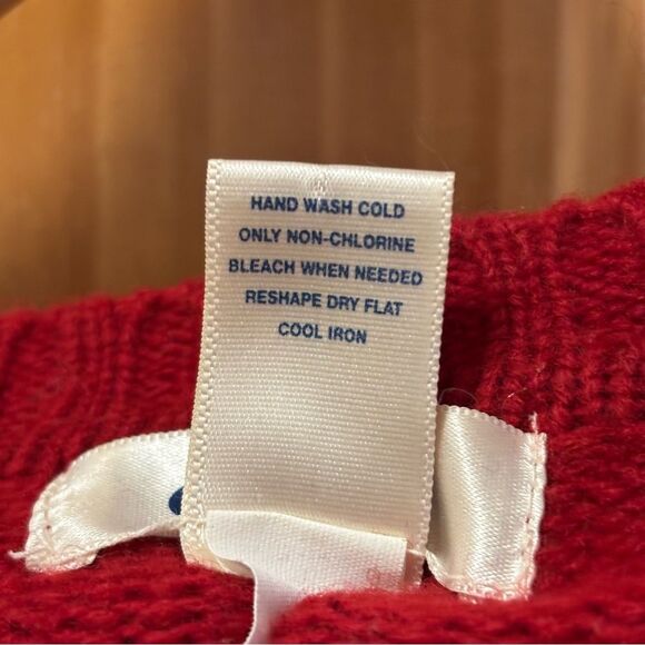 Old Navy Women Red 100% Lambs Wool V Neck Sweater - Picture 4 of 4